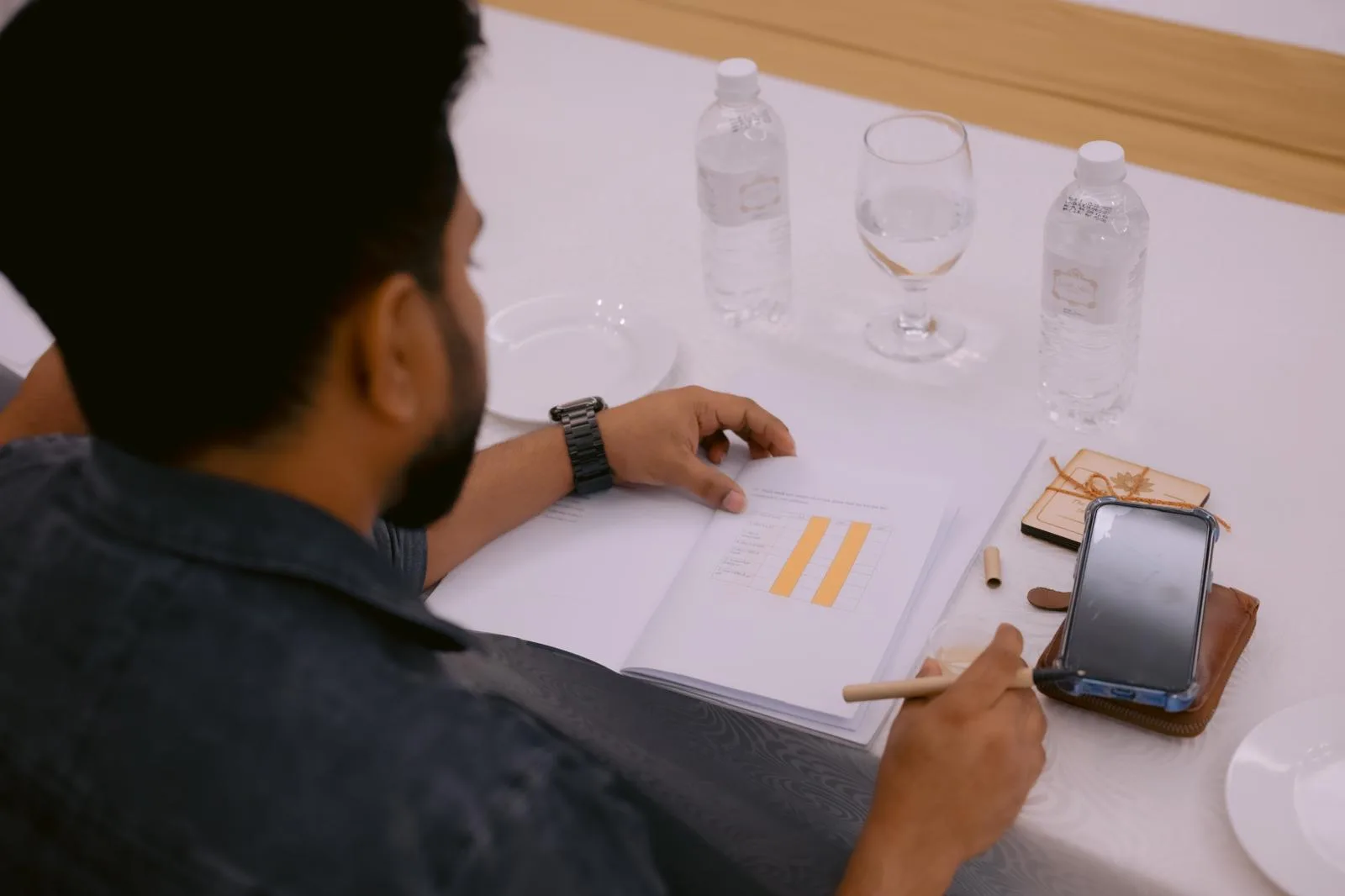 Close-up of a poured glass and tasting card